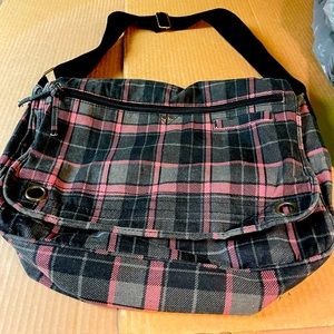 Mossimo Cross Body laptop bag